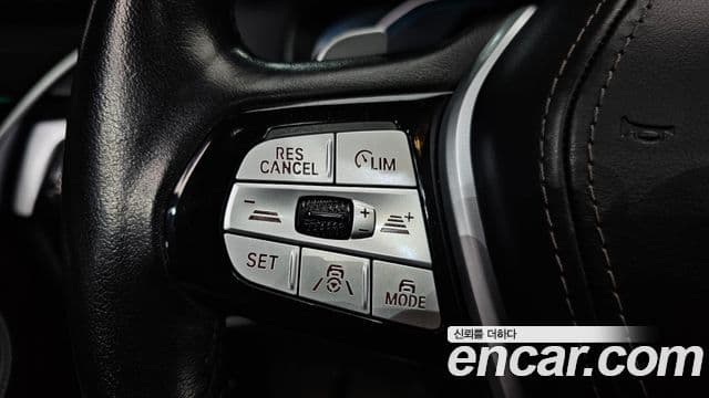 BMW 5 Series 2021 — Photo 9/20