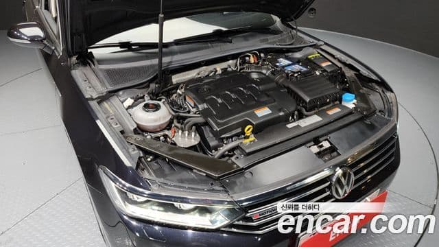 Volkswagen Passat GT 2018 — Şəkil 6/20