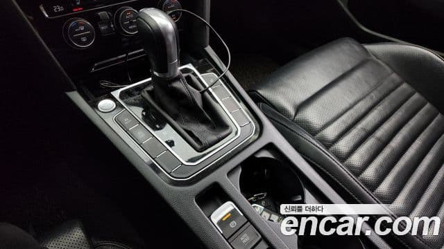 Volkswagen Passat GT 2018 — Şəkil 9/20