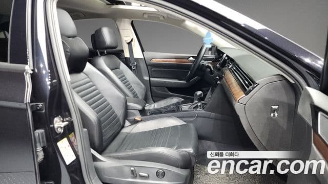 Volkswagen Passat GT 2018 — Şəkil 11/20