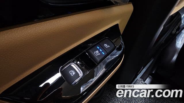 Kia Carnival 2021 — Şəkil 18/20