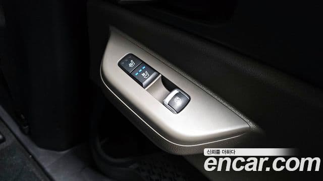 Kia Carnival 2024 — Фото 18/20