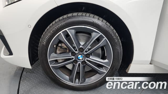BMW 1 Series 2022 — Şəkil 5/20