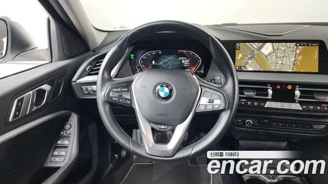 BMW 1 Series 2022 — Şəkil 13/20