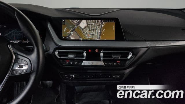 BMW 1 Series 2022 — Şəkil 14/20