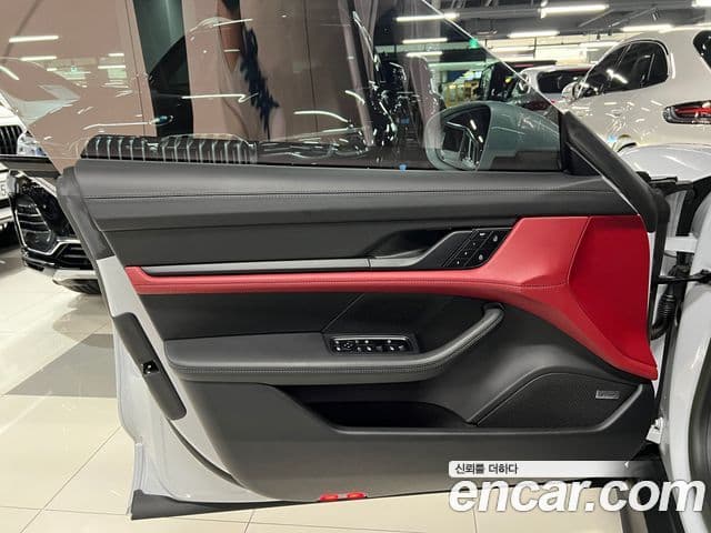 Porsche Taycan 2023 — Photo 4/17