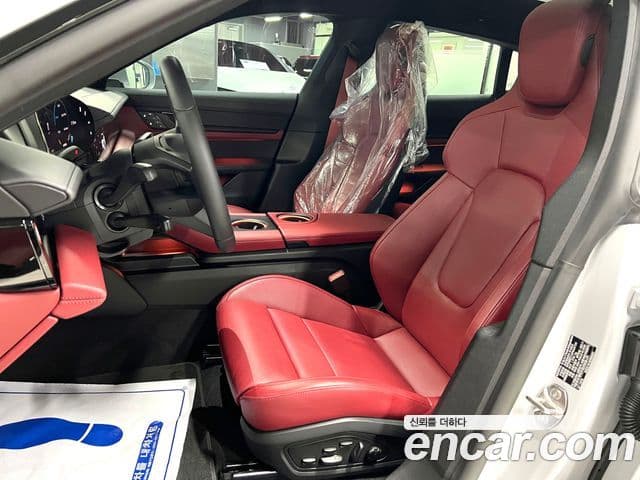 Porsche Taycan 2023 — Photo 11/17