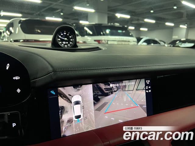 Porsche Taycan 2023 — Photo 6/17