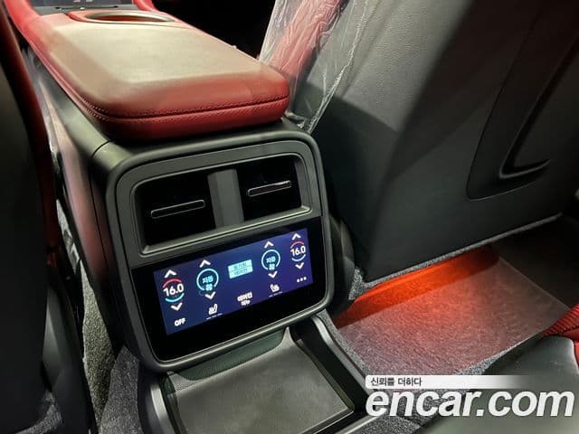 Porsche Taycan 2023 — Photo 16/17