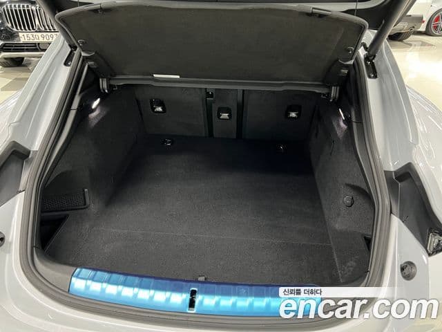 Porsche Taycan 2023 — Photo 10/17