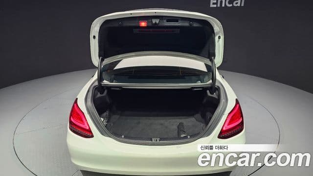 Mercedes-Benz C-Class 2019 — Şəkil 9/20