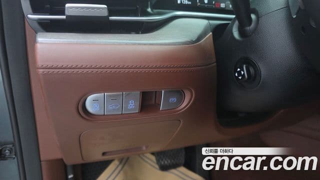 Genesis G90 2022 — ფოტო 17/20