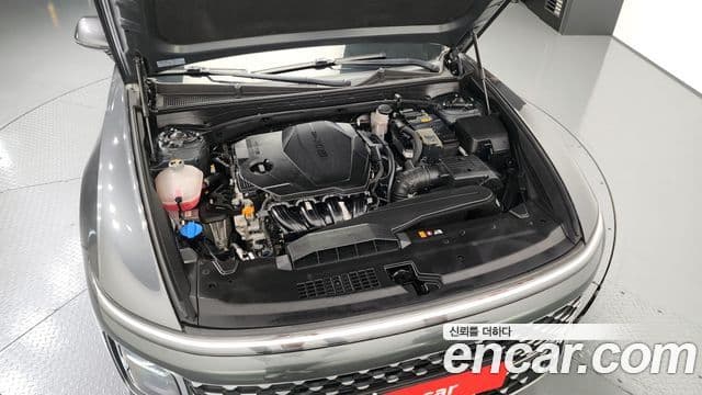 Hyundai Grandeur Hybrid 2022 — Photo 2/20