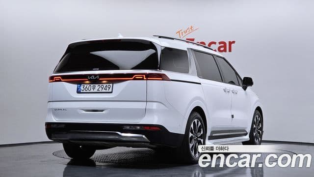 Kia Carnival 2021 — ფოტო 2/20