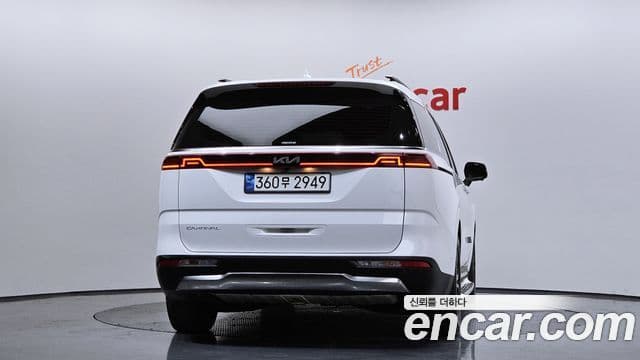 Kia Carnival 2021 — ფოტო 4/20