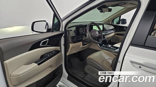 Kia Carnival 2021 — ფოტო 10/20