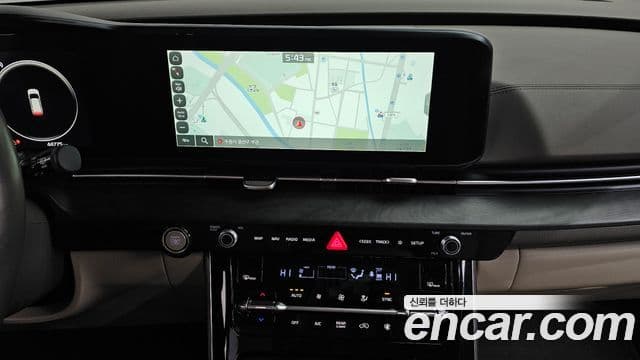 Kia Carnival 2021 — фото 14 из 20