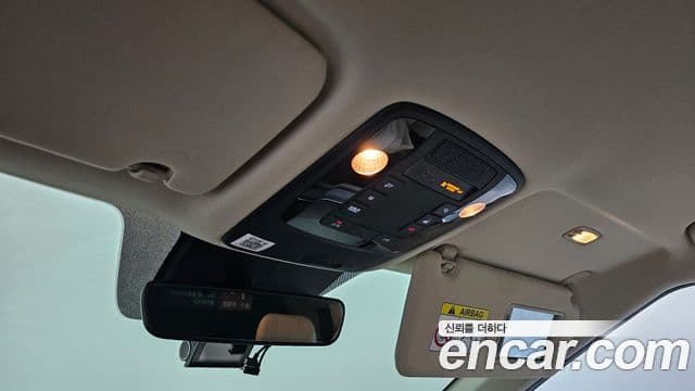 Kia Carnival 2021 — ფოტო 19/20