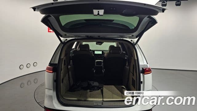 Kia Carnival 2021 — ფოტო 20/20