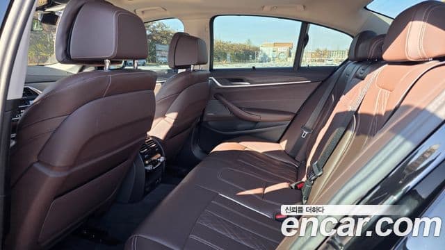 BMW 5 Series 2023 — Photo 20/20