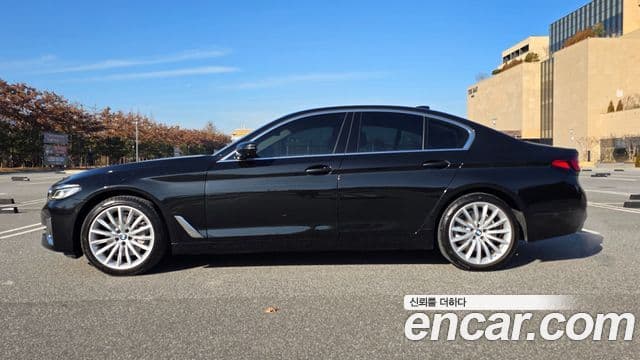 BMW 5 Series 2023 — Photo 7/20