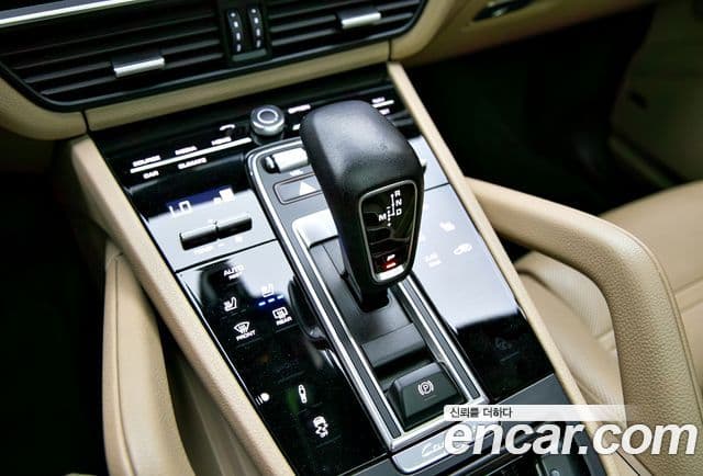Porsche Cayenne 2020 — Şəkil 16/20