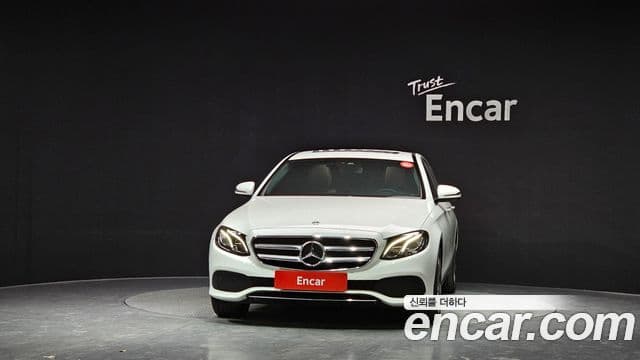 Mercedes-Benz E-Class 2019 — Şəkil 8/20