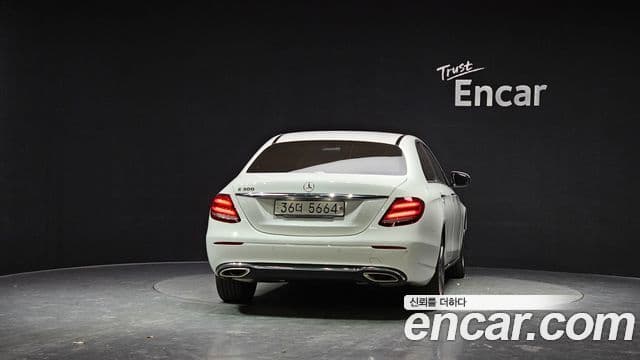 Mercedes-Benz E-Class 2019 — Şəkil 16/20