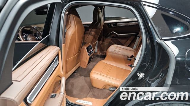 Porsche Cayenne 2023 — Şəkil 10/20