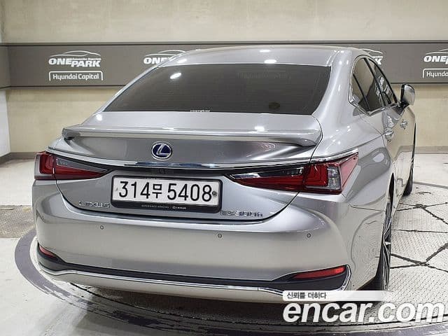 Lexus ES300h 2022 — Şəkil 11/20