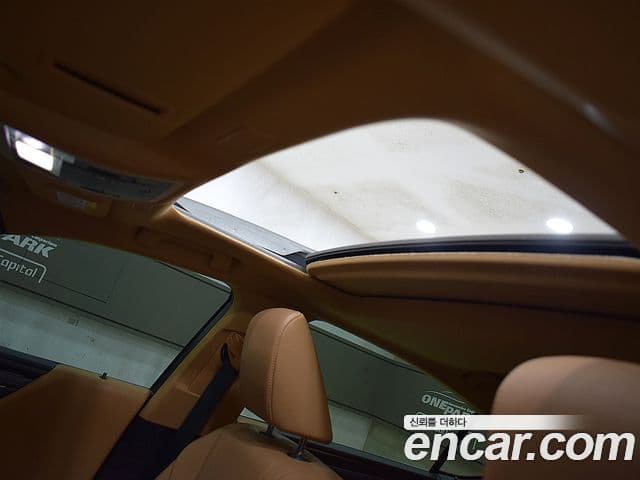 Lexus ES300h 2022 — Şəkil 10/20