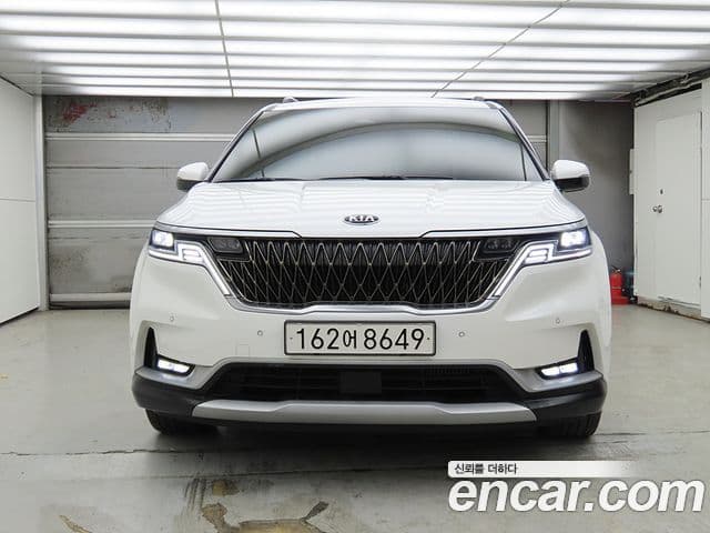 Kia Carnival 2021 — фото 5 из 20