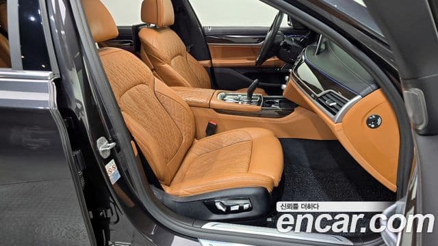 BMW 7 Series 2020 — Photo 16/20