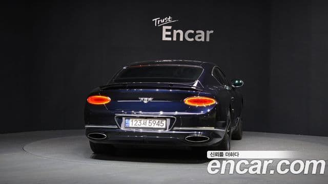 Bentley Continental GT 2019 — ფოტო 4/20