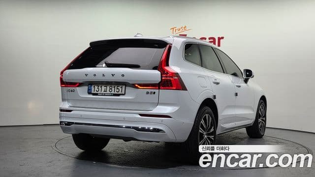 Volvo XC60 2022 — Photo 15/20