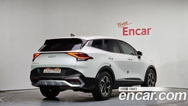 Kia Sportage 2022 — ფოტო 2/20