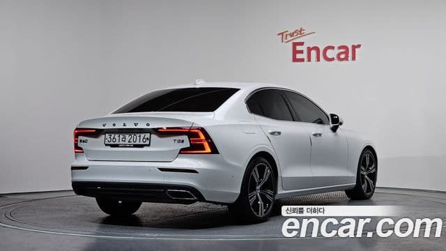 Volvo S60 2020 — Şəkil 1/20
