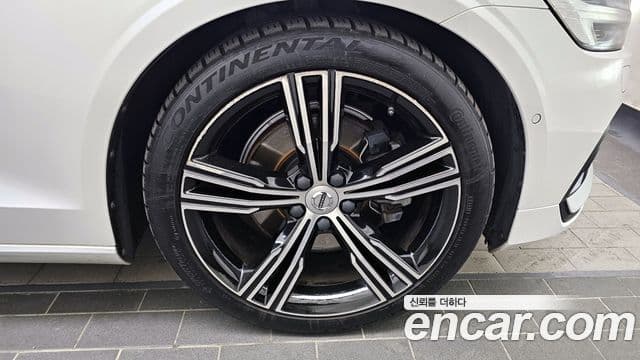 Volvo S60 2020 — Şəkil 4/20