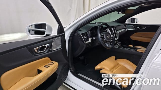 Volvo S60 2020 — Şəkil 9/20