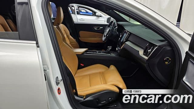 Volvo S60 2020 — Şəkil 11/20
