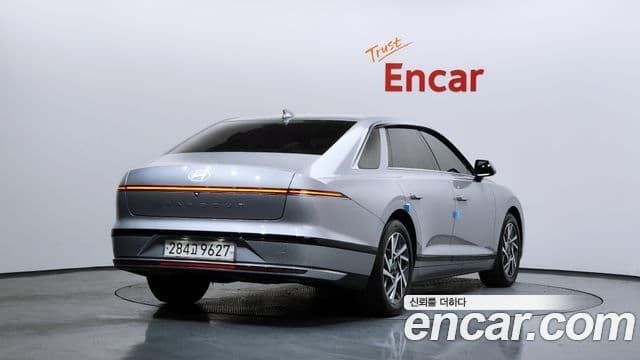 Hyundai Grandeur 2023 — ფოტო 2/20