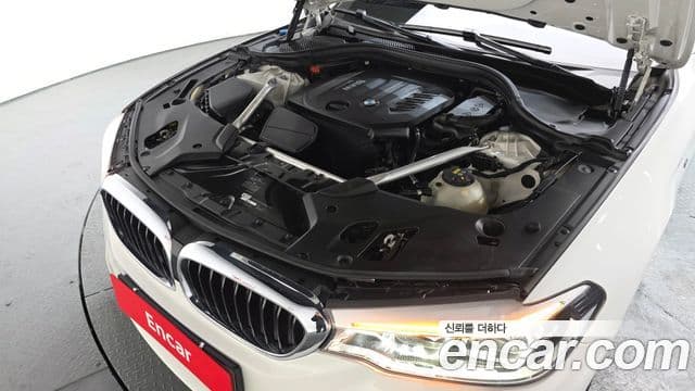 BMW 5 Series 2018 — Şəkil 6/20