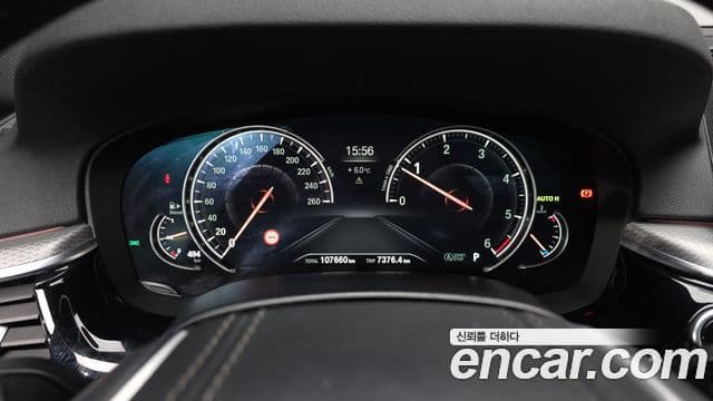 BMW 5 Series 2018 — Şəkil 8/20