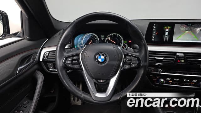 BMW 5 Series 2018 — Şəkil 14/20