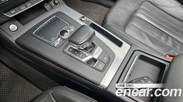 Audi Q5 2020 — ფოტო 9/20