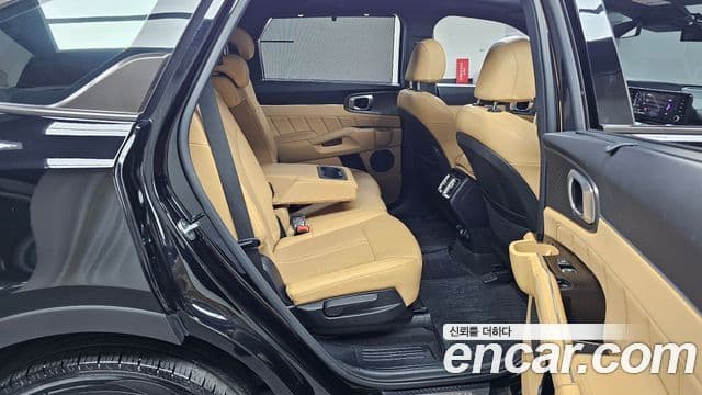 Kia Sorento 2022 — ფოტო 9/20