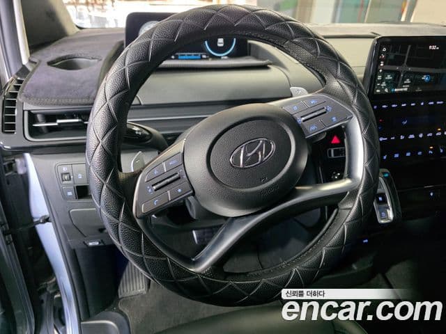 Hyundai Staria 2024 — ფოტო 9/20