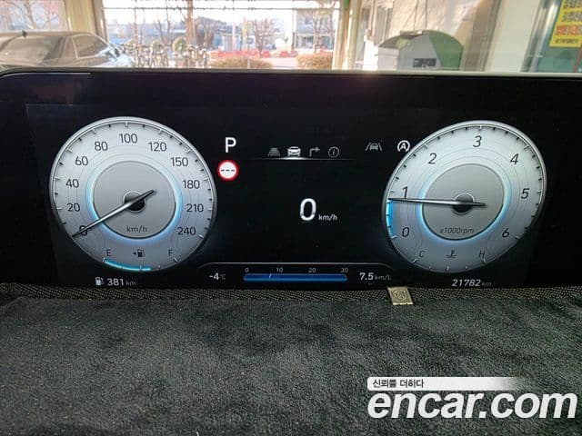 Hyundai Staria 2024 — ფოტო 6/20