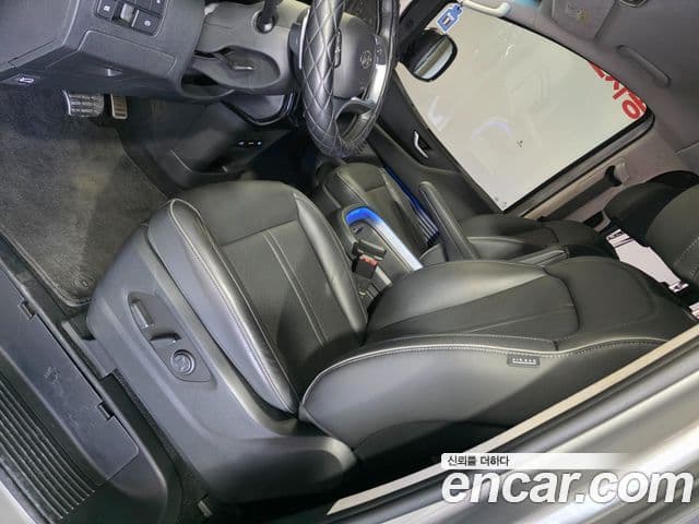 Hyundai Staria 2024 — ფოტო 8/20