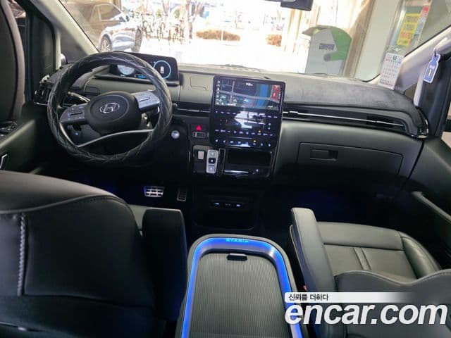 Hyundai Staria 2024 — ფოტო 18/20